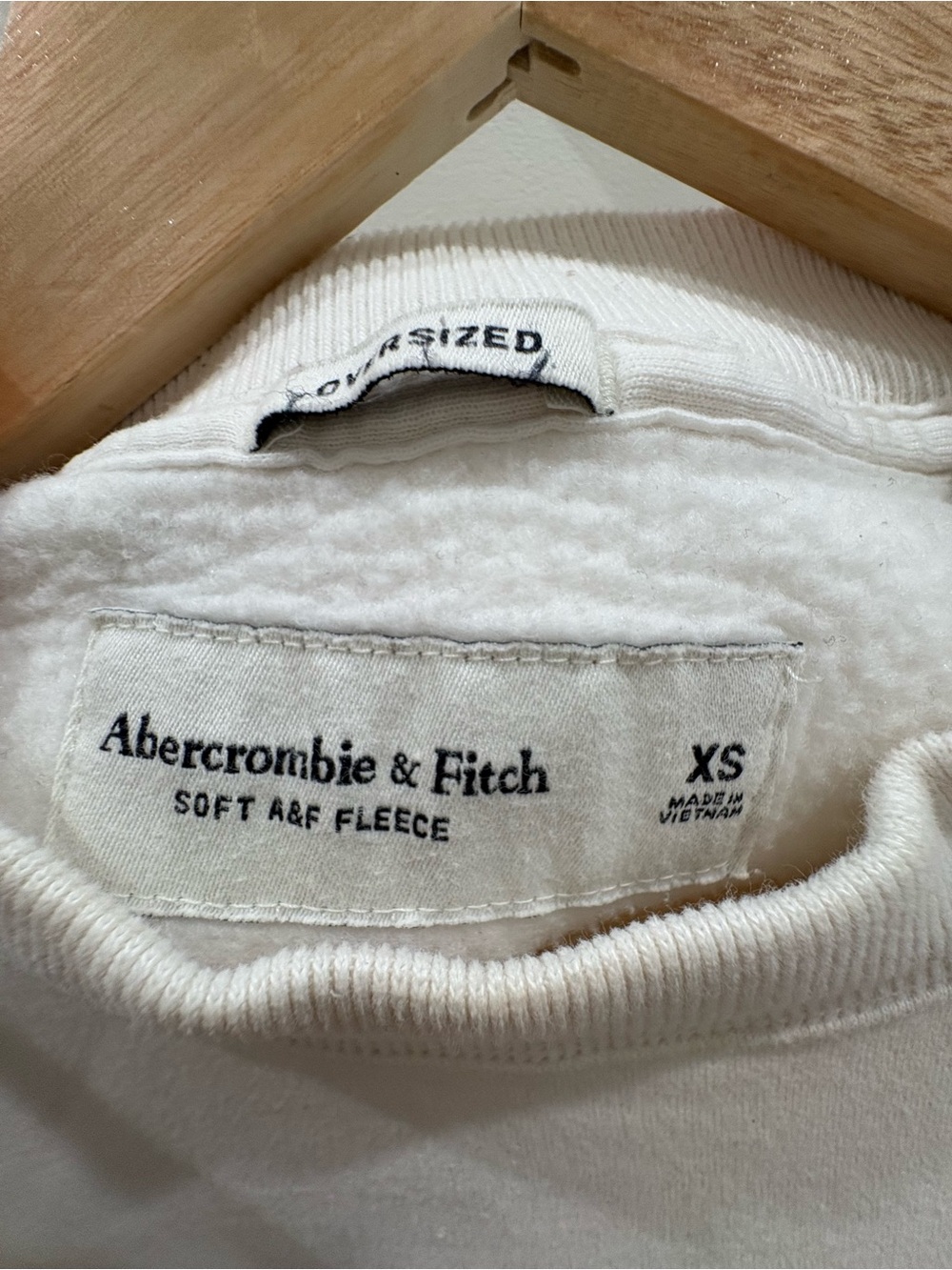 Abercrombie & Fitch Cream Graphic Crewneck with Horse Carriage Print - Picture 6 of 7